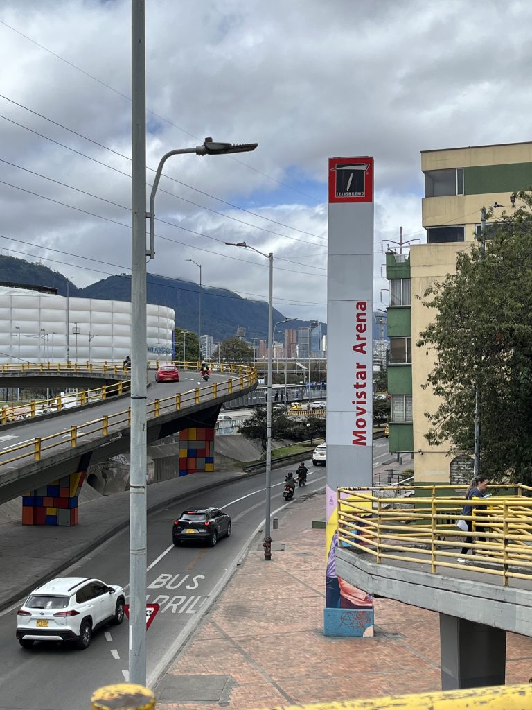 Foto de la estación de TransMilenio de Movistar arena 